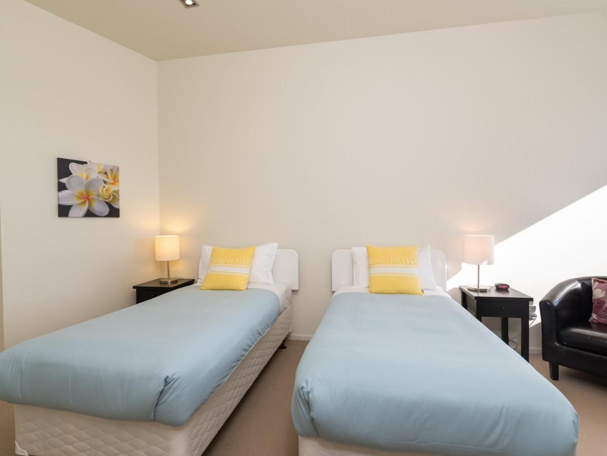 Sail Away - Waterfront Paihia Holiday Apartment Buitenkant foto